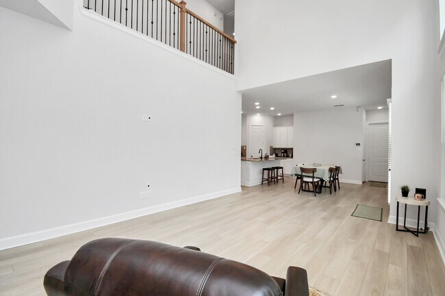 Building Photo - 1538 Park Path Dr