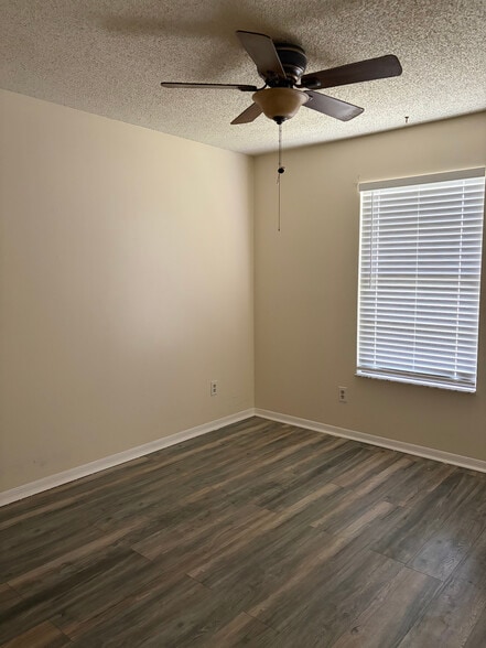 Building Photo - 1000 Pope St NW