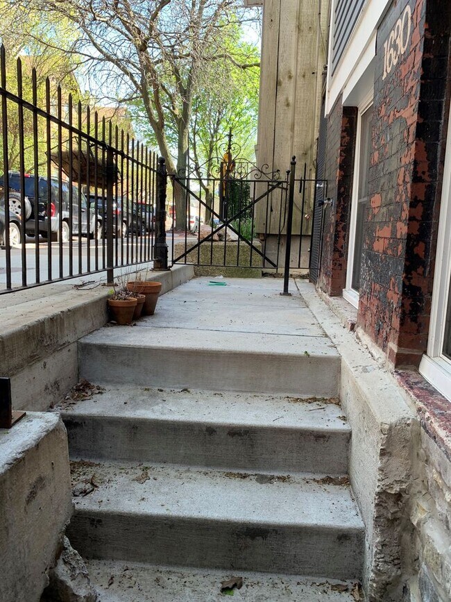 Building Photo - 1630 N Cleveland Ave