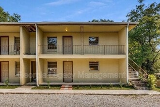 Building Photo - 65 Hughes St