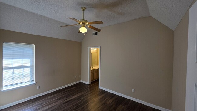 Building Photo - 7115 Lindsey Leaf Cove