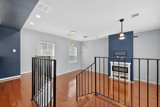 Building Photo - 1109 W 15th 1/2 St