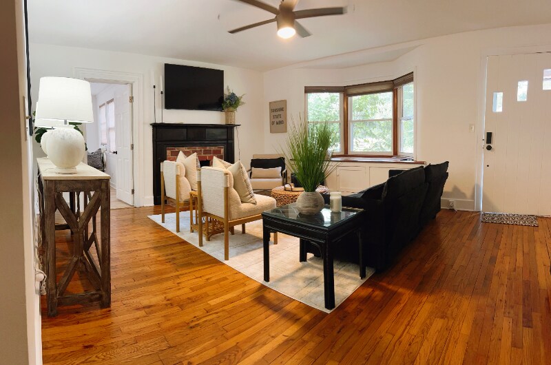 Building Photo - 102 Church St