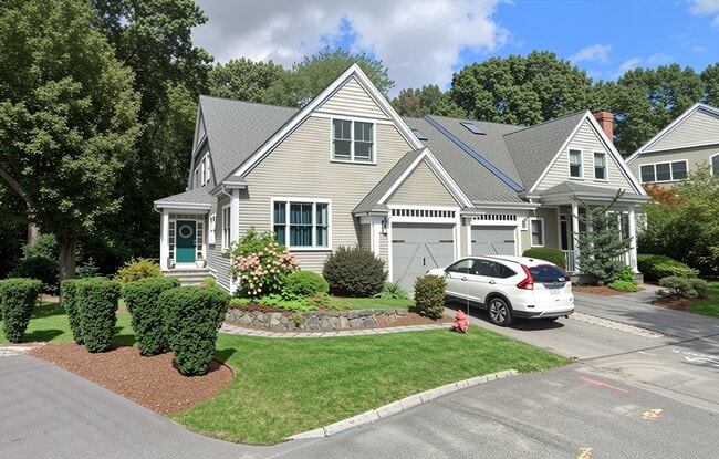 Building Photo - 31 Green Meadow Dr