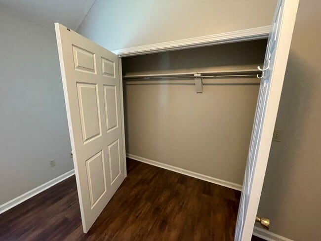 Building Photo - 1004 Creekside Pl