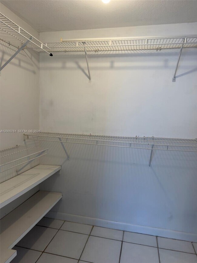 Building Photo - 3052 SW 27th Ave