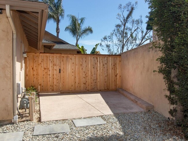 Building Photo - Studio with Loft, Private Patio, and All U...