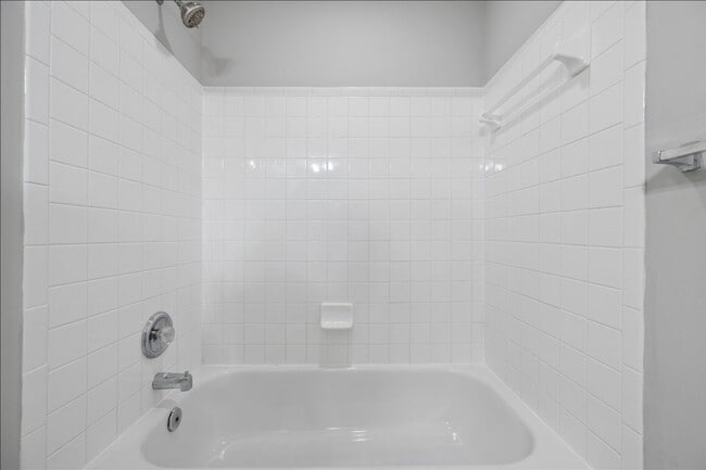 Building Photo - Premium Property in Mt Airy. Grab it while it's HOT