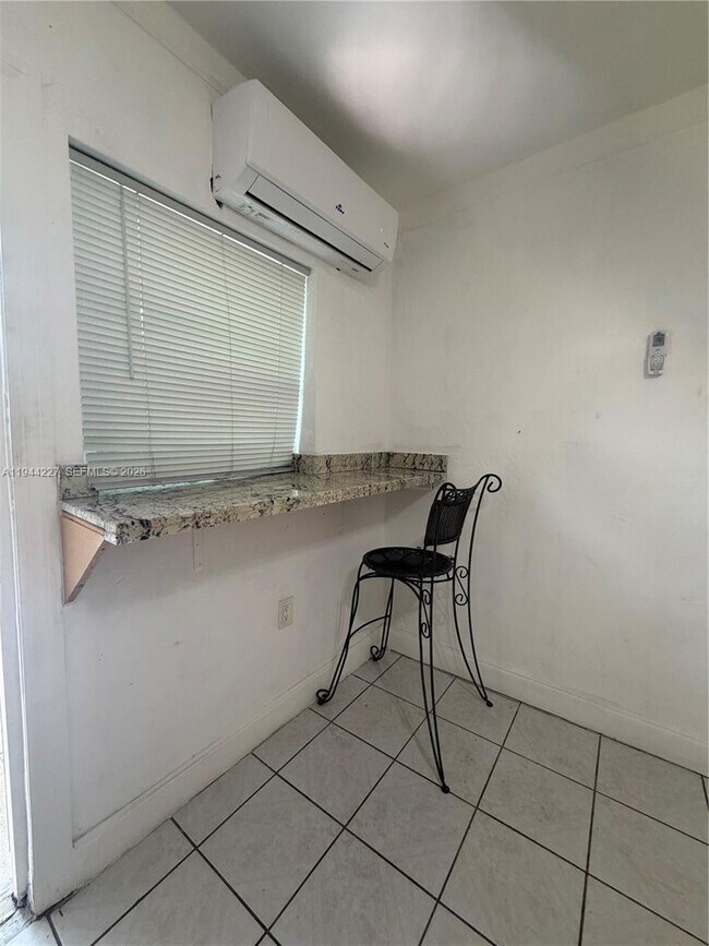 Building Photo - 6XXX Dawson St