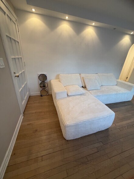 Building Photo - 175 Teaneck Rd