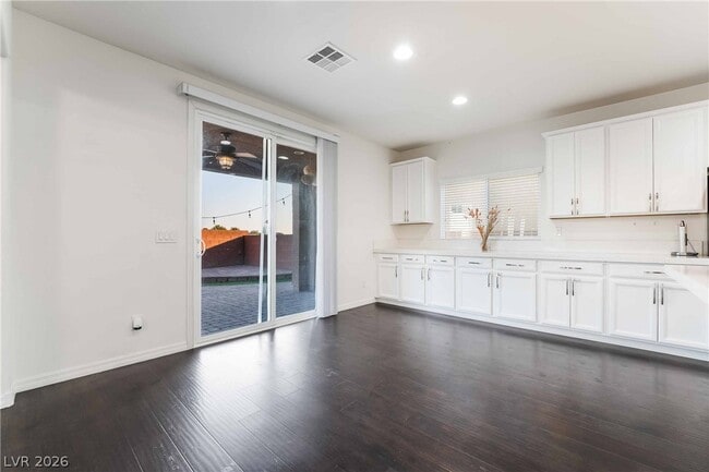 Building Photo - 6462 Estrella Hills Ave