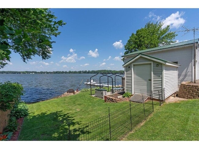 Building Photo - 773 US-63