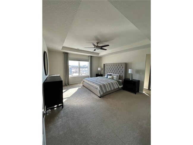 Building Photo - 5785 Urbandale Ln N