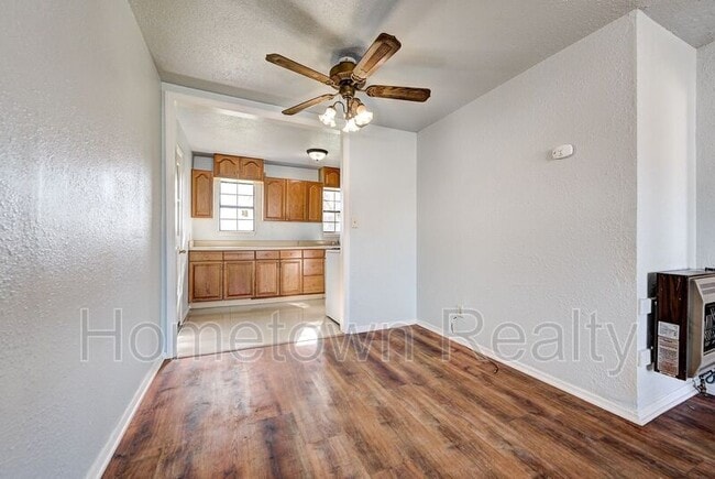 Building Photo - 412 Monroney Dr