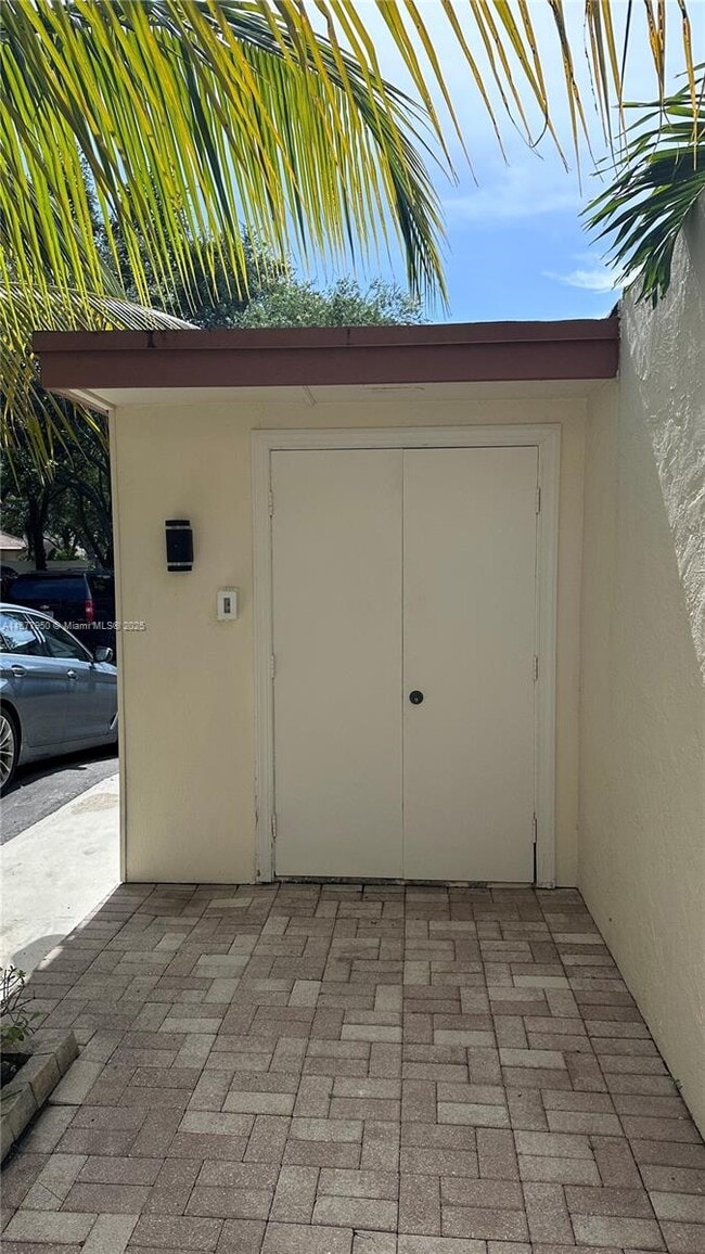 Building Photo - 7665 SW 106th Ave