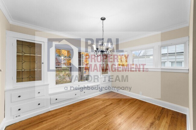 Building Photo - Beautifully maintained 3bd/1.5 bath Coloni...