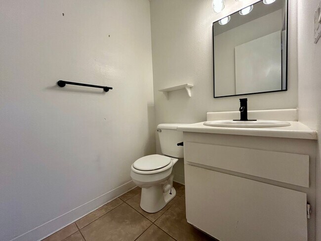 Building Photo - FIRST MONTHS RENT FREE! Welcome to your new home!