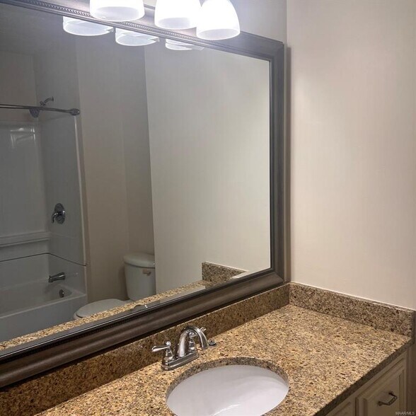 Building Photo - 5416 Handel Dr