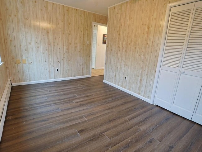 Building Photo - 1037 Ridgebury Rd