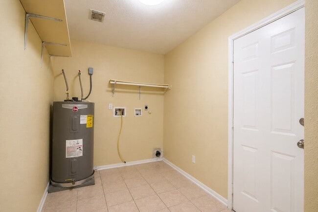 Building Photo - 24106 Broken Bow Ln
