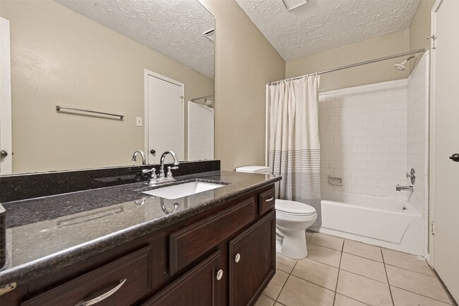 Building Photo - 11866 Plumbrook Dr