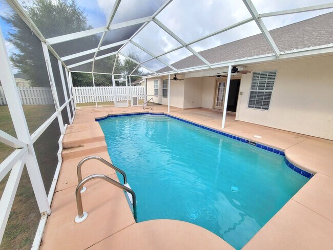 Building Photo - The Hammocks Phase I Pool Home-Lynn Haven