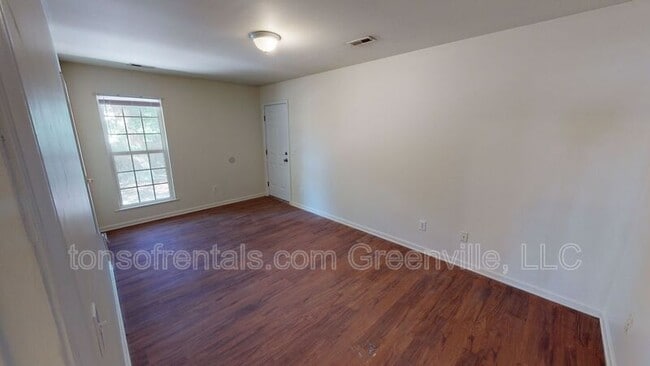 Building Photo - 801 E Georgia Rd