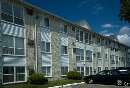 Building - Glen Cove Apartments