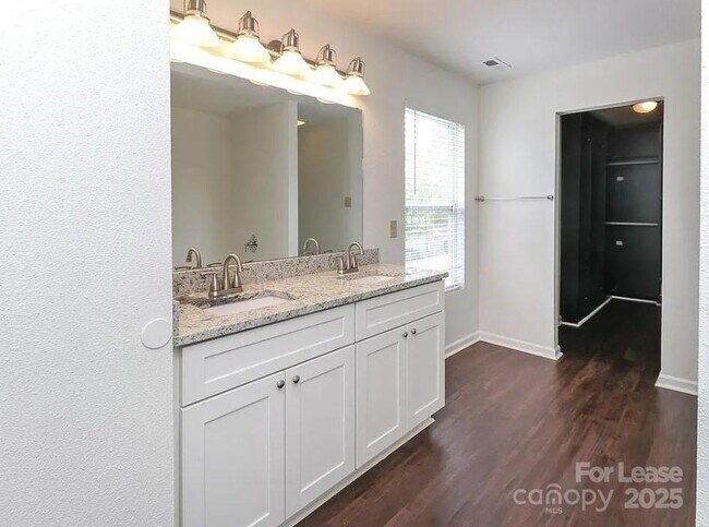 Building Photo - 3609 McDuff Ct