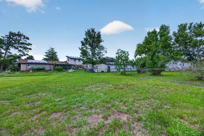 Building Photo - Cute 3/2 Home in Orange park on a corner lot