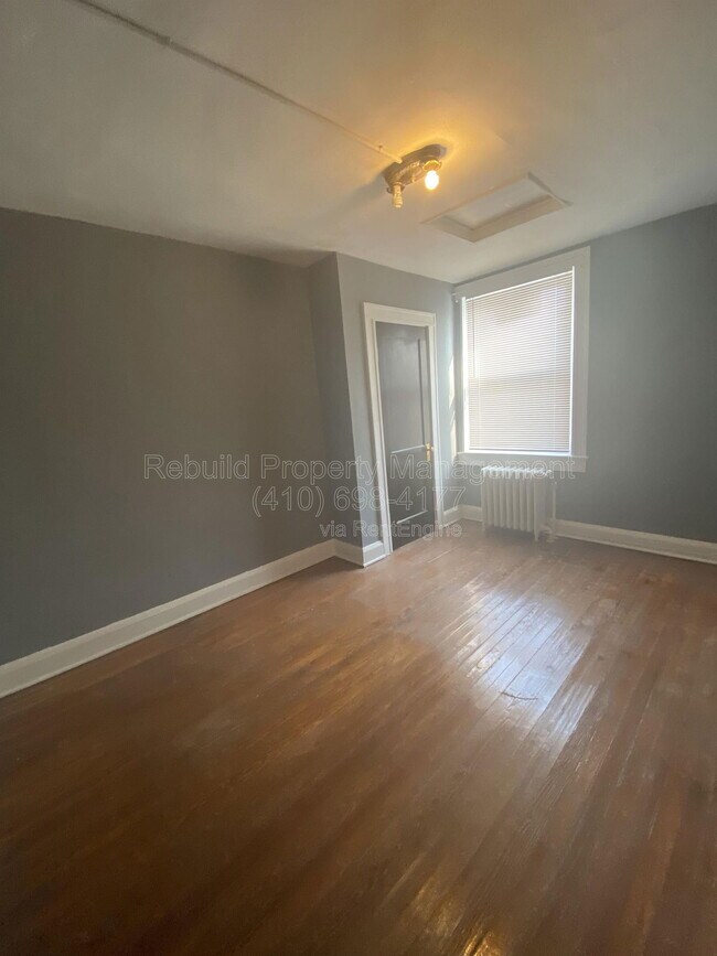 Building Photo - 3136 Chesterfield Ave