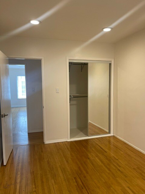 Building Photo - 536 N Van Ness Ave