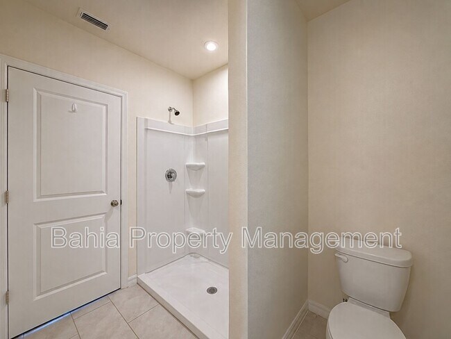 Building Photo - 1516 Ellesmere Ave