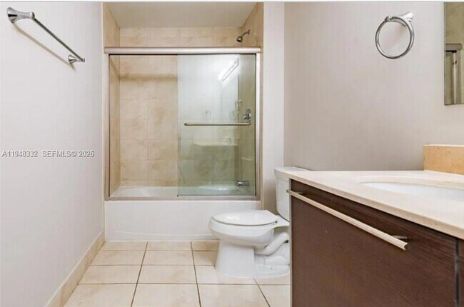 Building Photo - 1900 N Bayshore Dr