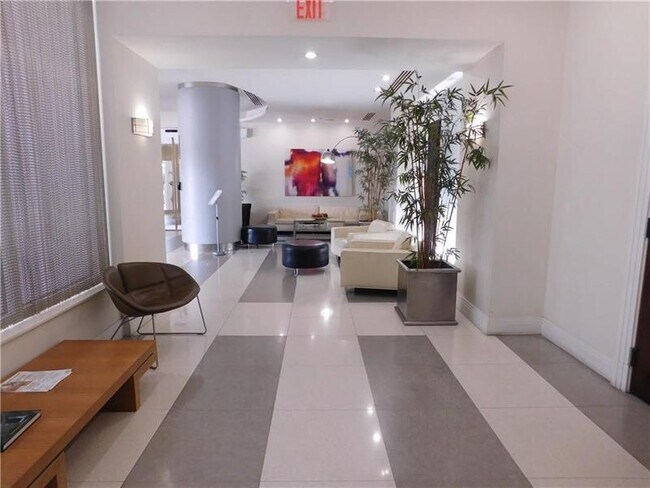 Building Photo - 3001 S Ocean Dr