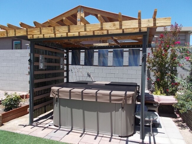 Building Photo - 1401 Cattail Falls St