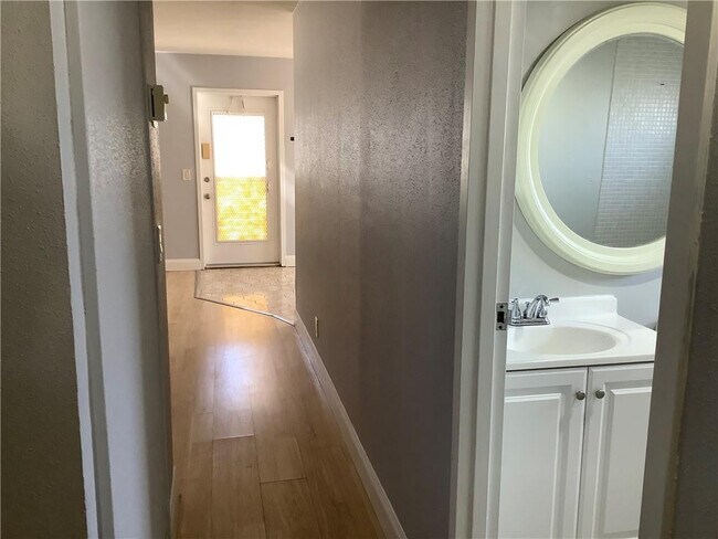 Building Photo - 189 Saxony D