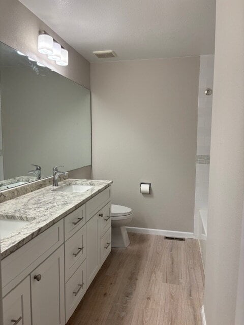 Building Photo - Spacious 6-Bed Oasis with Finished Basemen...