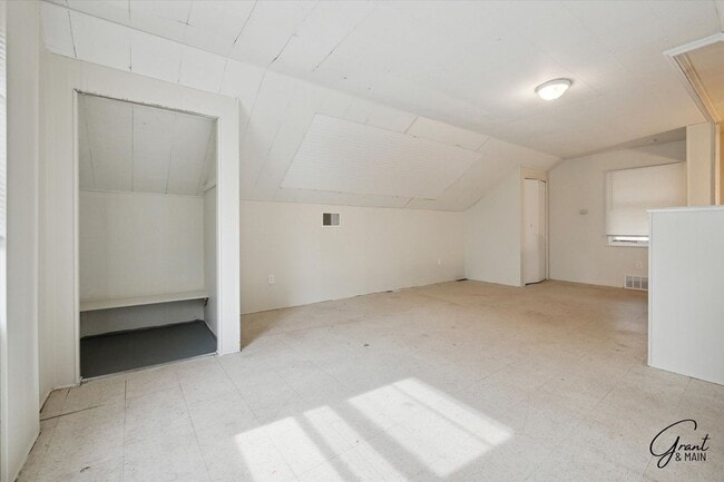 Building Photo - 10606 Marne St