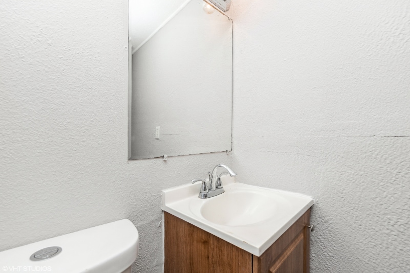 Building Photo - 921 N 19th Ave