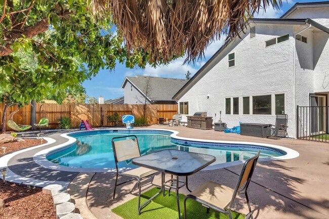 Building Photo - 8004 Caymus Dr