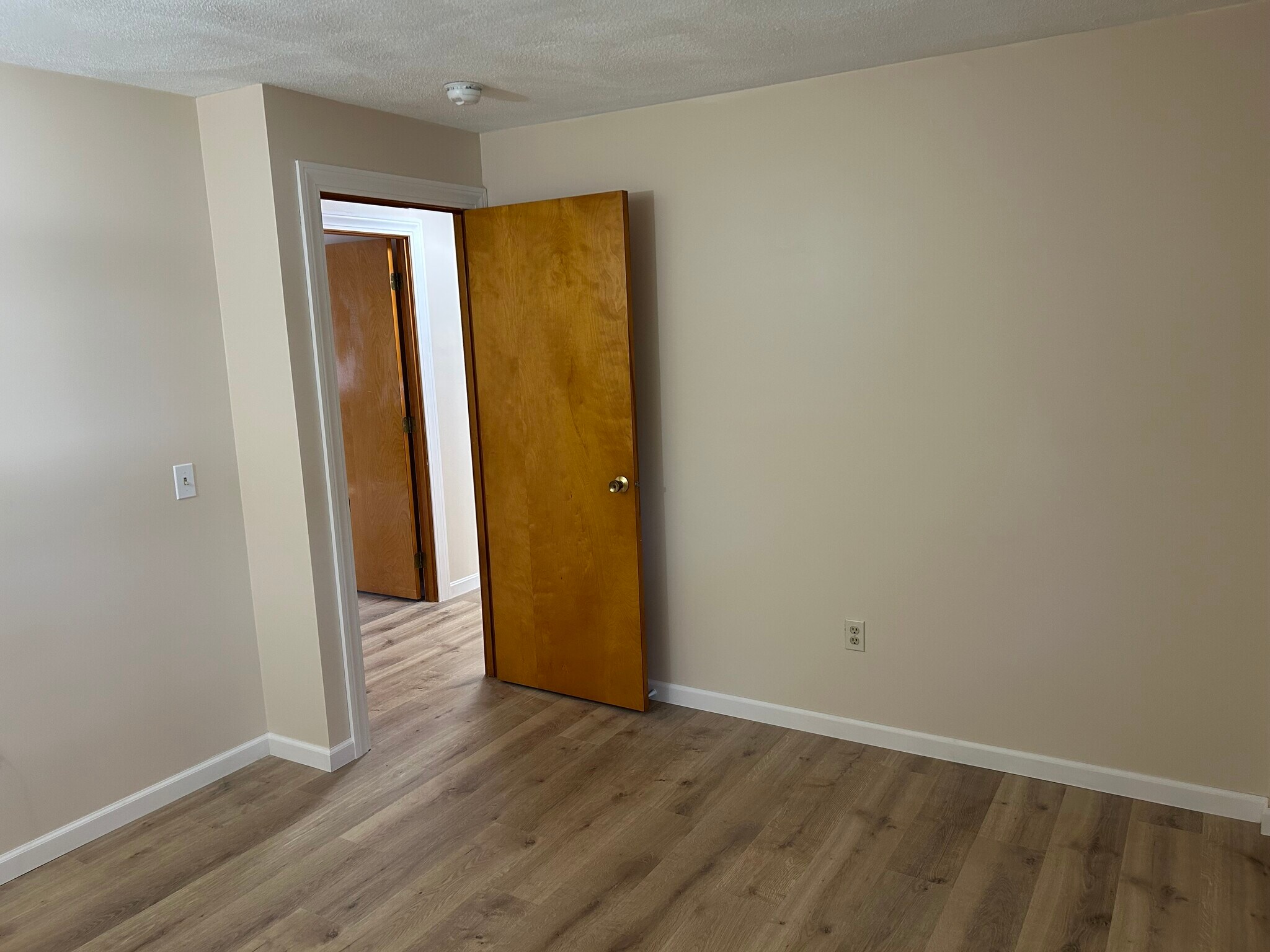 Building Photo - 287 Mayfield Ave