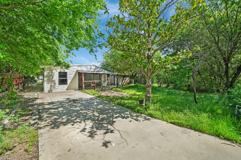 Building Photo - 4622 Bayview Dr