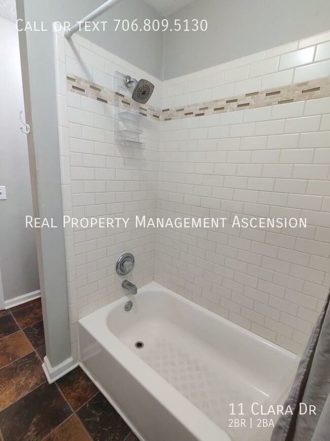 Building Photo - 11 Clara Dr