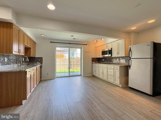 Building Photo - 3795 Raisner Ct