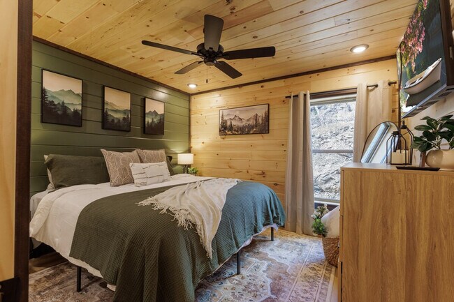 Building Photo - 2125 Rising Fawn Way