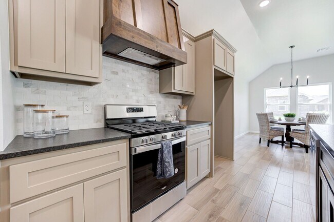 Building Photo - Brand New Home in Mustang!