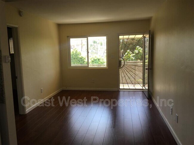 Building Photo - 4566 Maryland St