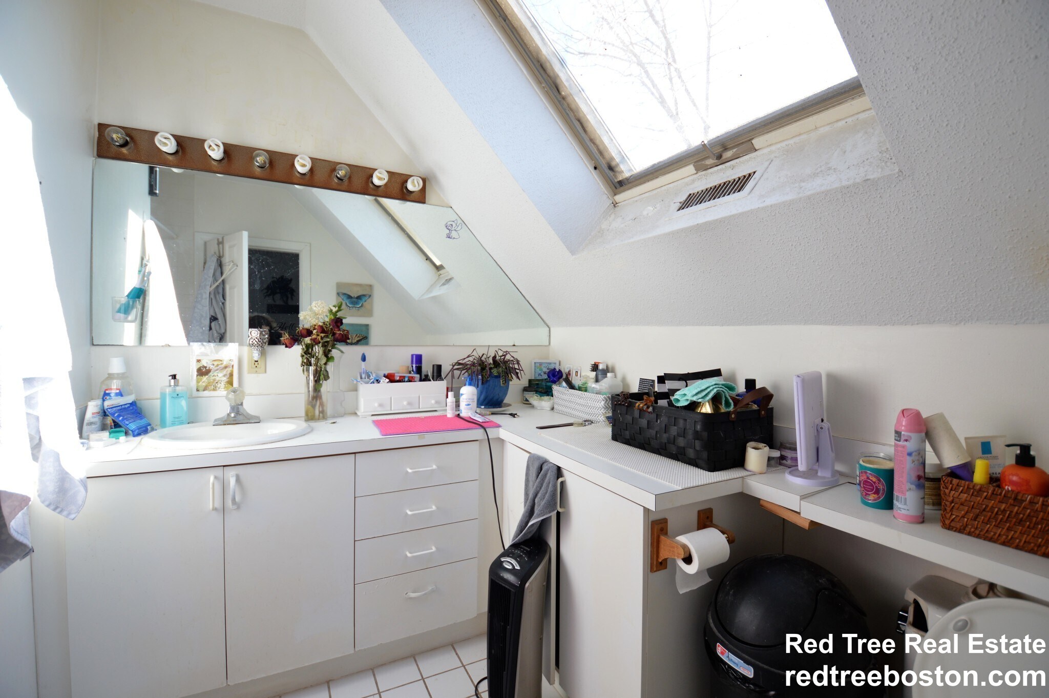 Building Photo - 11 Etna St