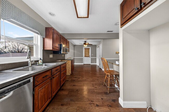 Building Photo - 5591 Old Hwy 21